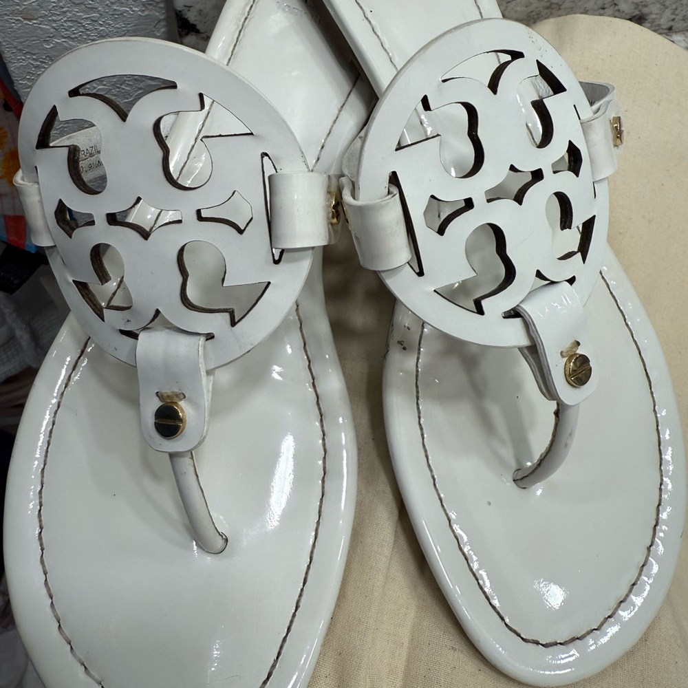 Tory Burch White Sandals with Thong Design